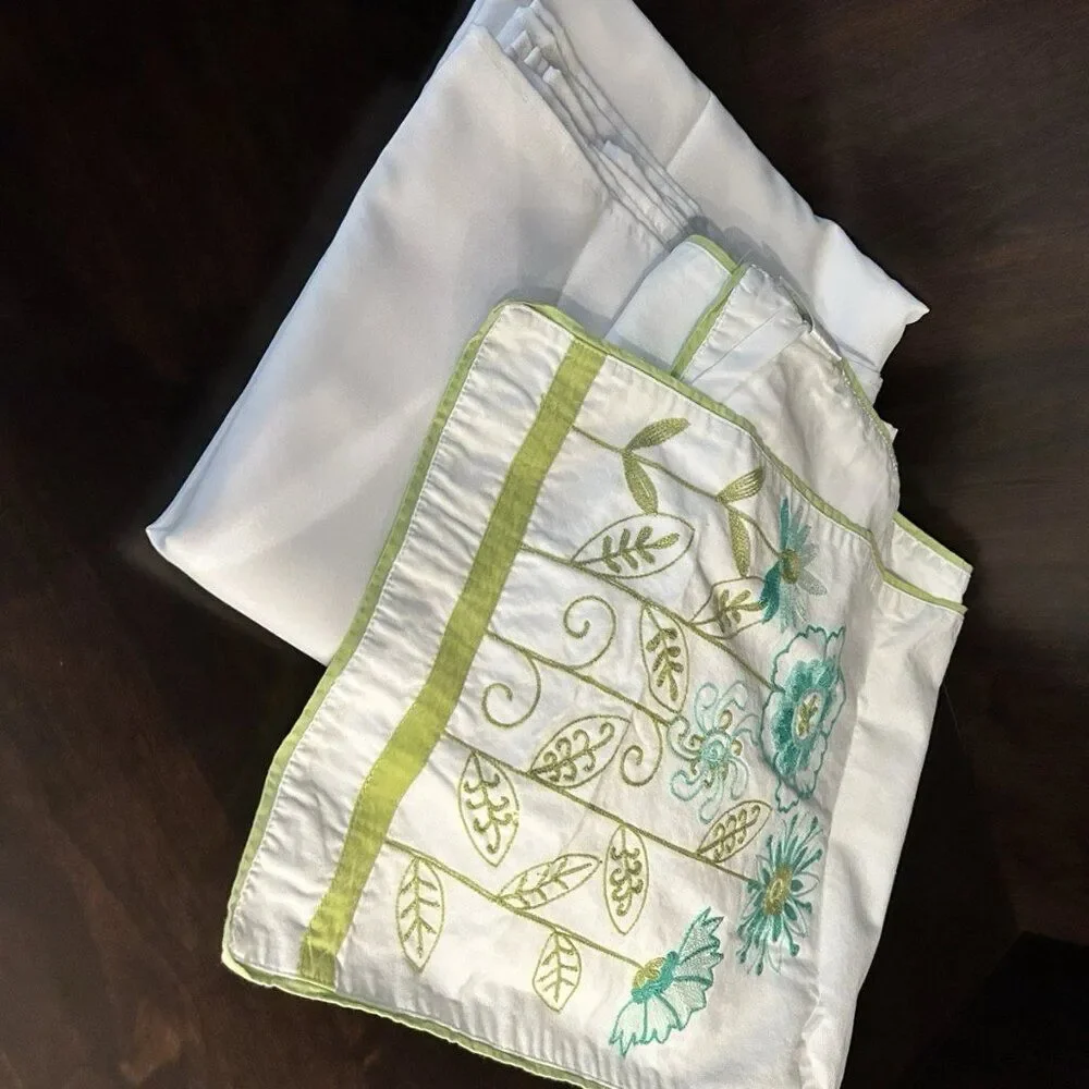 Tablecloth, Runner and Placemats, Set od 8